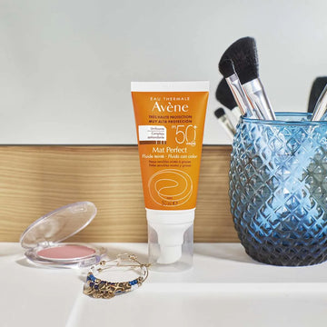 Avene mat perfect fluido con color
